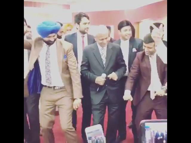 Er. Gurinder Singh dance with Dr. Pawan malhan sir at eBIZ house.