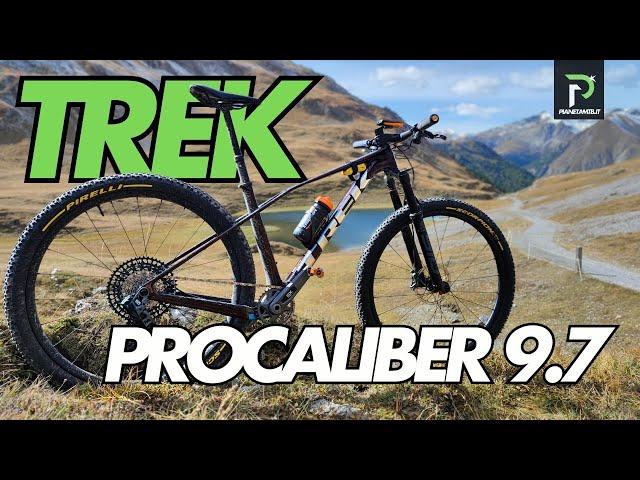 TEST TREK PROCALIBER 9.7 GEN3 2025: IL BUCO CON LA MTB INTORNO