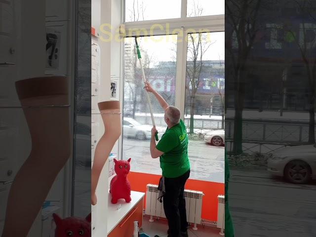 Мойка витрин изнутри