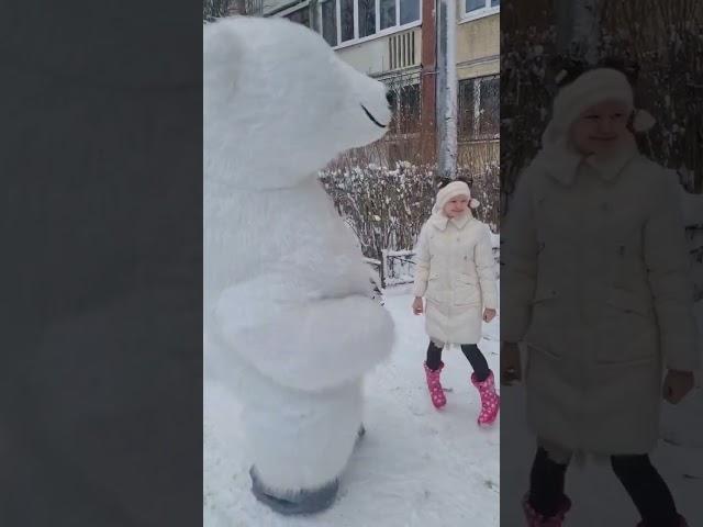 Белый Мишка Поздравил С Днем Рождения #shorts #аниматорыспб #сюрприз #подарок #shorts