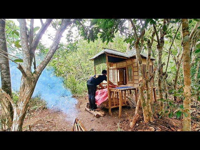 solo camping heavy rain/rain when building a simple wooden hut