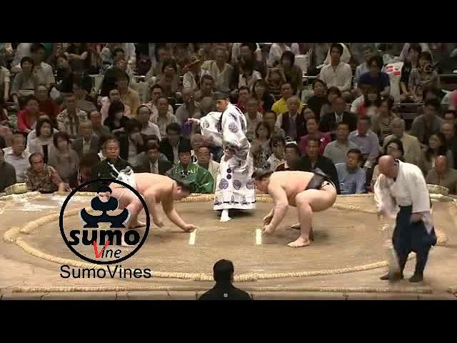 one of the greatest SUMO matches of all time!