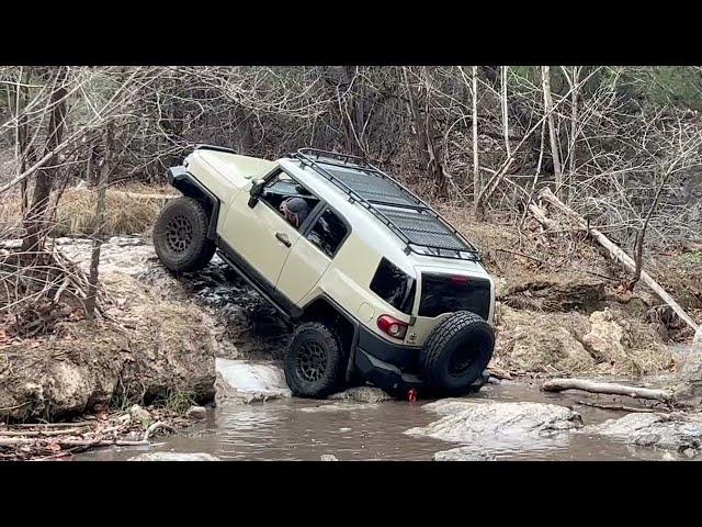 Extreme FJ CRUISER Offroading Through FROZEN RIVER!! Subaru Forester is INSANE!