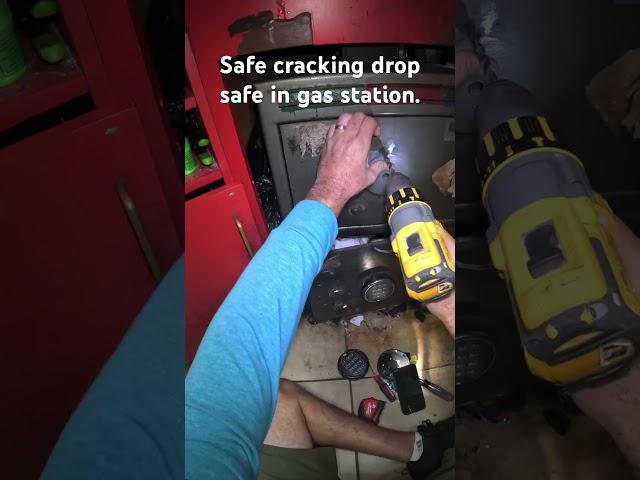 Safe cracking drop safety deposit in gas station. #safecracking #drill #safelockout #safteydeposit