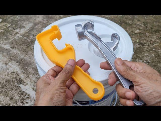 Paint Bucket Opener - Plastic vs Metal