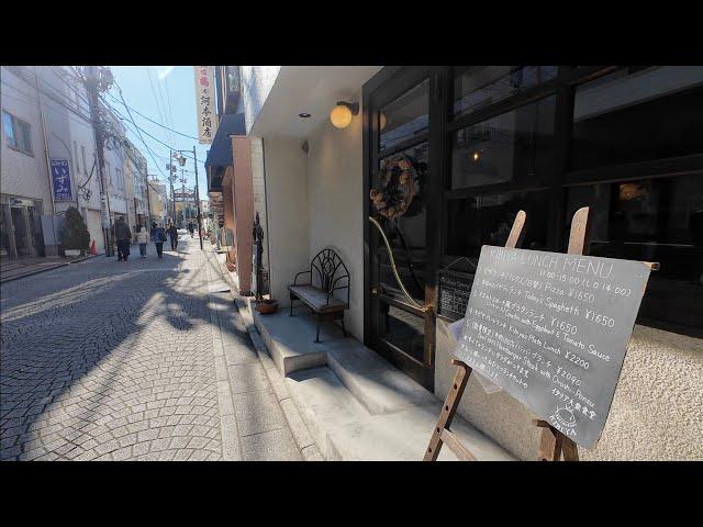 Walk down Onari shopping street in Kamakura on a sunny December morning 4K