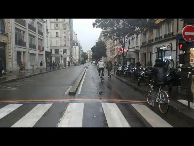 Quiet Central Paris, 12 Dec 2020