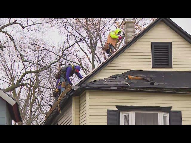 Veteran receives new roof from Chicago-area roofing company