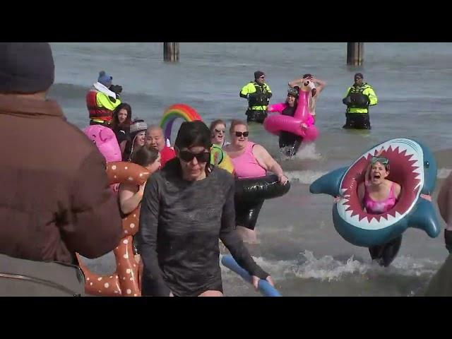 Thousands participate in 2025 Chicago Polar Plunge