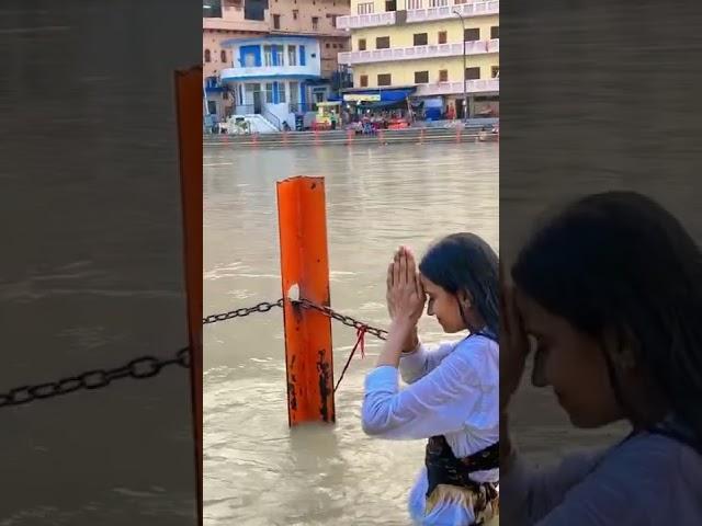 Ganga ji mein Priyanka hard work Pooja Priyanka official blog video new short video