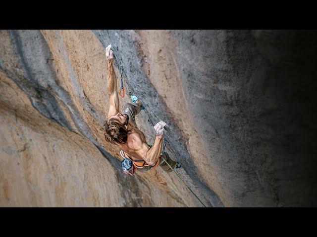 Chris Sharma's Sleeping Lion Project - Raw Attempts