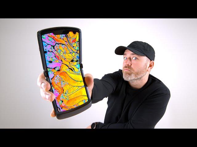 Motorola RAZR 5G Unboxing. The Newest Folding Phone