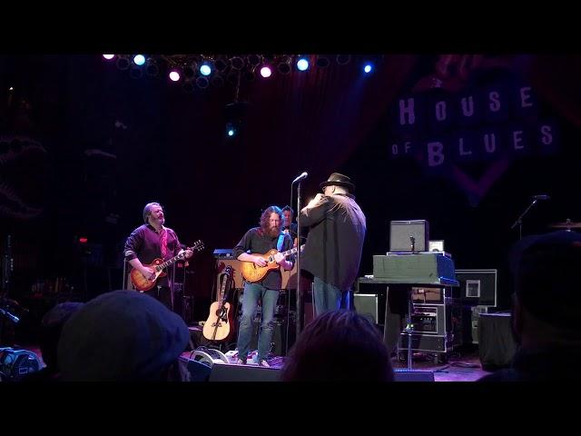 Blues Traveler live at the House of Blues,Chicago,1-3-18.Mountains Win