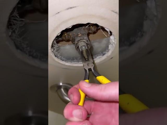 Moen 1222 Shower Cartridge Replacement DIY Tutorial! #diy #plumbing #plumber #moen #shower