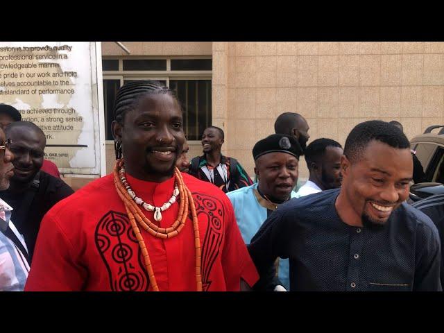 Huge Crowd Welcome VeryDarKMan At Lagos High Court