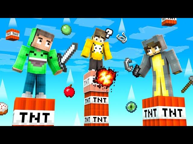 Minecraft Battle on *TNT* TOWERS!