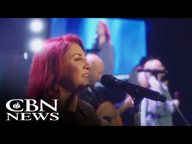 Kim Walker-Smith Shares Testimony, Talks Revival, and Trample Success