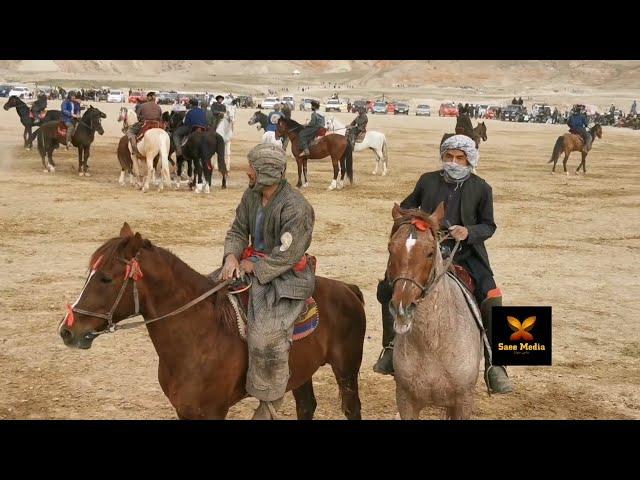 دو جر دیدنی با زحمت زیاد از ضرب علی پهلوان در مسابقات بزکشی سمنگان با تشویق های علاقه مندان اش