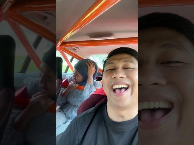 Begini jadinya kalau jalan jalan pake mobil balap bersama keluarga. #shorts