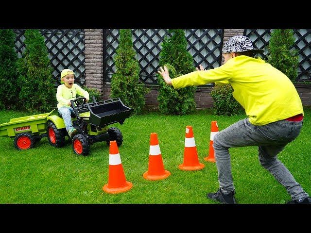 Тиша и Даня ПОСПОРИЛИ. Даня СПАСАЕТ Тишу. Funny BaBY on a large tractor helps his mother.