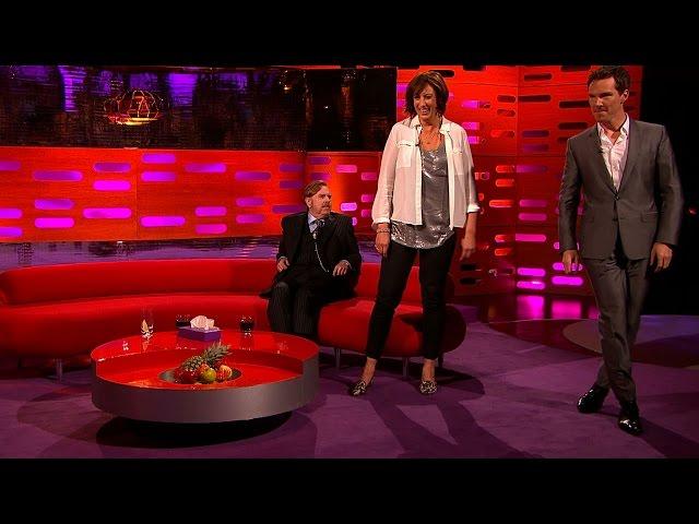 Miranda & Benedict Cumberbatch demo a pop star walk - The Graham Norton Show: Series 16 - BBC