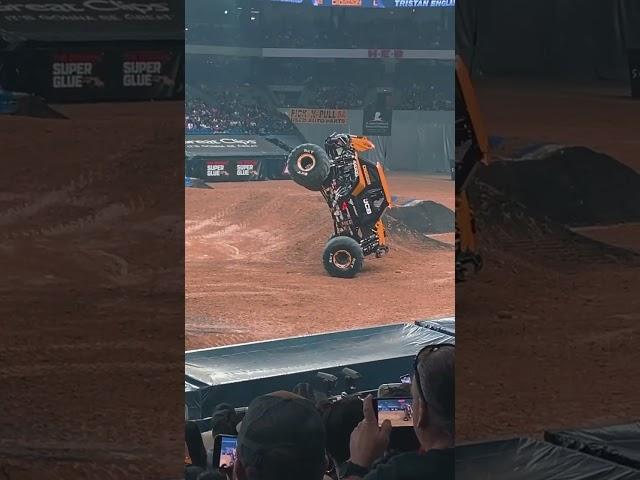 JCB Digatron with a nice moonwalk to wheelie combo! #monsterjam #2024 #shorts