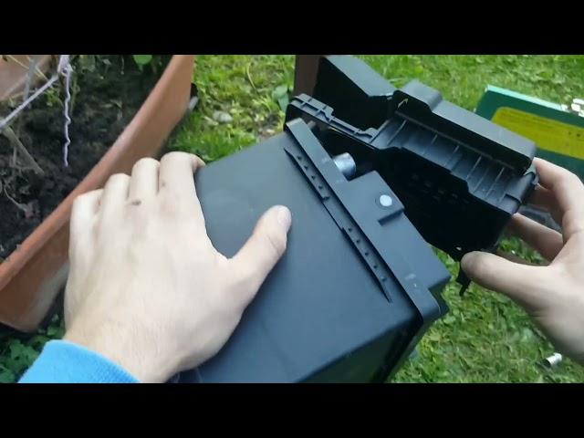 DIY Battery Change on Opel/Vauxhall Insignia, Wie man die Batterie von einem Opel Insignia wechselt