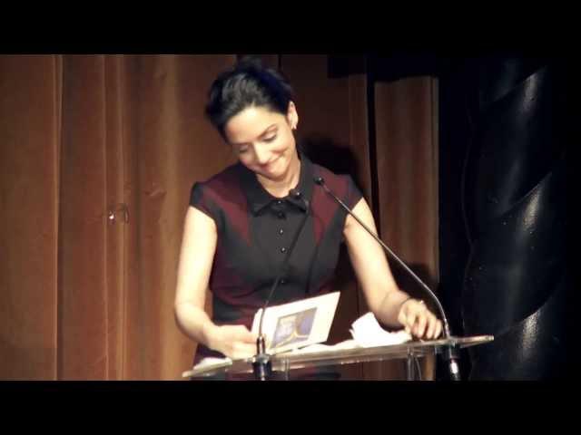 Archie Panjabi presents Best Original Screenplay at 2014 Writers Guild Awards