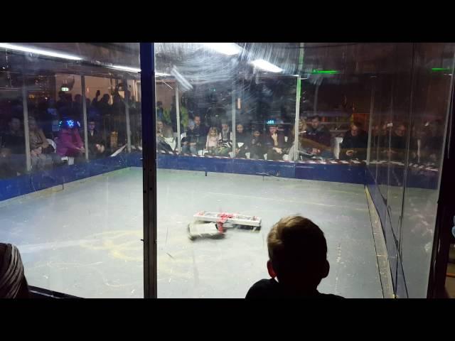 Robowars Vivid 2016 - Voli vs Hellamax