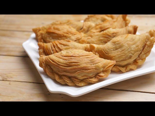 THE VERY DELICIOUS Nyonya Curry Puff !!!! 超美味的 «娘惹咖哩角» ！！！