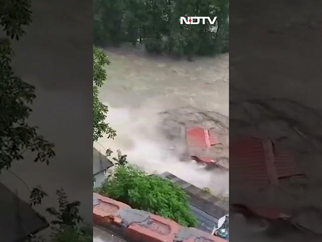 Himachal Pradesh Heavy Rain | House Floated Away In Flash floods In Himachal