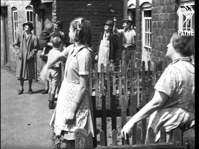 Doodle Bug In Flight Watched By Families (1944)