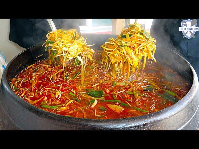 All Koreans love it! Korean Rice Soup (gukbap)