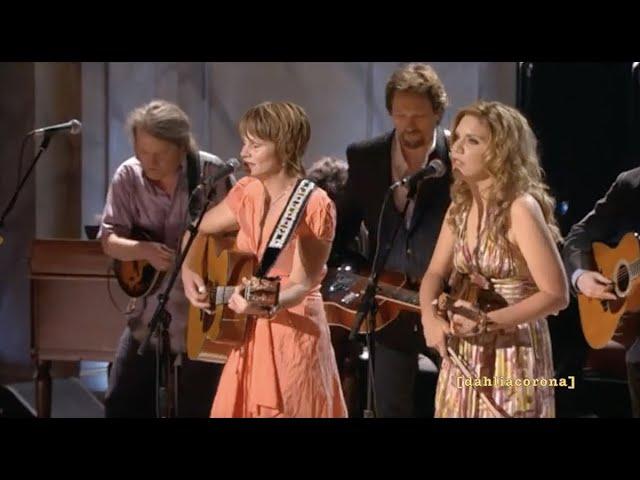 Alison Krauss, Shawn Colvin, Jerry Douglas — The Boxer — Live