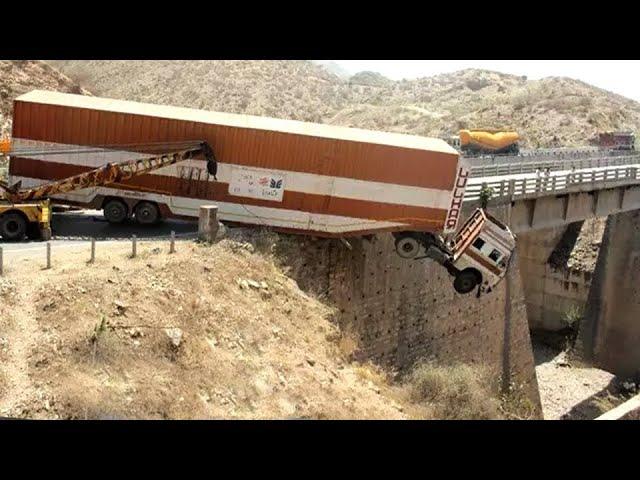 25 Extremely IDIOTS Operating Excavator, Cranes & Truck Fails | Heavy Equipment Disaster Compilation