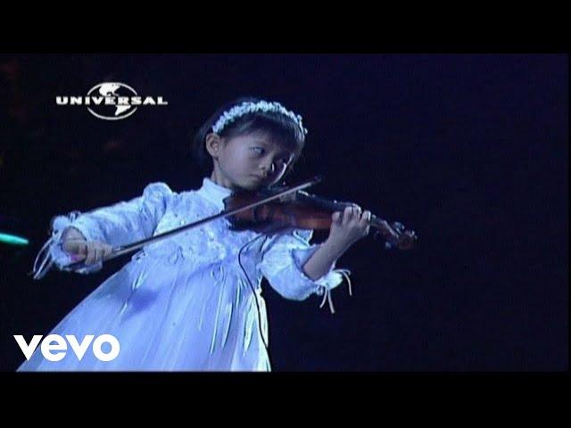 李克勤 - 月半小夜曲 (Live in Hong Kong / 2002)