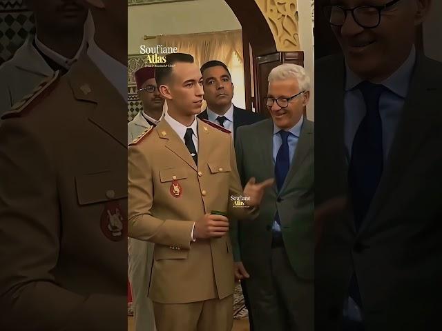 le Prince Moulay El Hassan au Collège Royal de l’Enseignement Militaire Supérieur (CREMS) à Kénitra