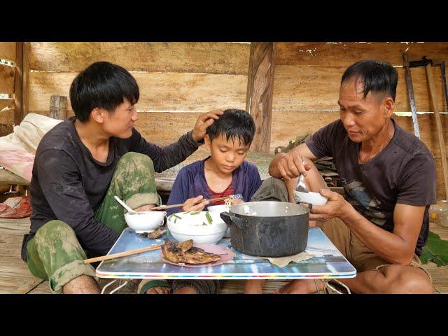 Joy for the poor boy: A happy reunion between Bao and Uncle Thang's father.