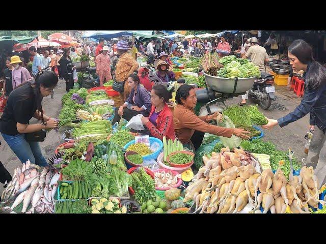 Delicious Fresh Food, Vegetables, Fruit, Fish, Chicken, Crab - Phnom Penh Food Market Tour