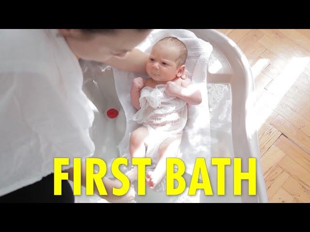 Baby's First Bath | Acemi Anne