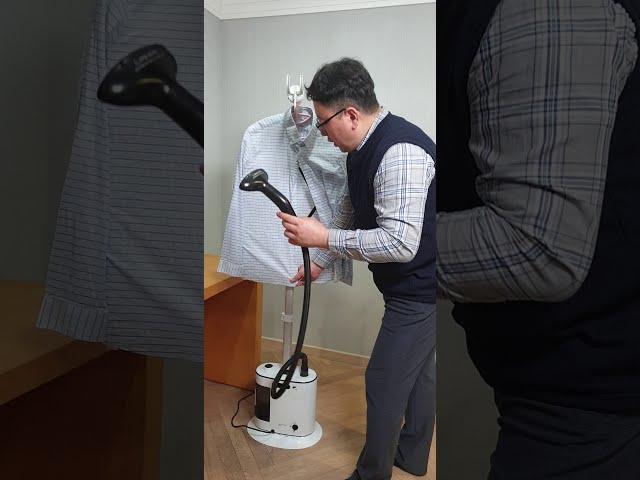 수직상태 다리미질시 가장 중요한 핵심 요소와 윙핏스팀다리미로 면100%와이셔츠 단추 개방하여 다림질 쉽게하는 방법 소개