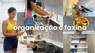 organizando armários da cozinha, limpeza geral, fazendo almoço saudável, rotina da sexta-feira