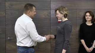 Борис Філатов вручив 100 тисяч містянам, які допомогли затримати вандалів