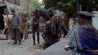 The Walking Dead: | Season 10 | Ezekiel laughs at the Walkers