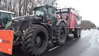 FENDT mit Krampe-Abschiebewagen Ankunft in Berlin