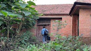 Bored of Hustle Life ~ Man Leaving city to Renovate and Clean up old House of his ancestors