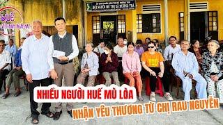 Niềm vui xúc động trao quà từ chị Rau Nguyễn cho người khiếm thị ở Hương Trà, thành phố Huế