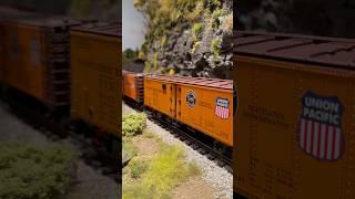 NEW Lionel Hot Box Reefer #ogauge #train #reels #short #video #lioneltrains #layout #model #fyp