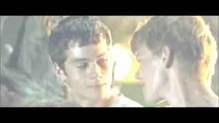 The Maze Runner Thomas and Newt moment