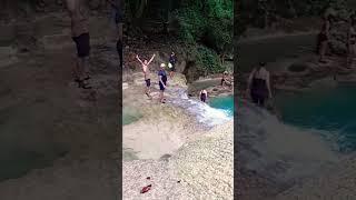 air terjun lapangan pulau buton,bersama tamu rental mobil #airterjun #pulaubuton #baubau